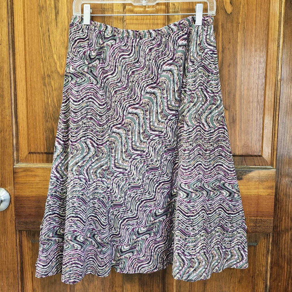 i.e. Woman Midi Skirt Multi Colored Swirly Zig Zag Print. Knit 1X
